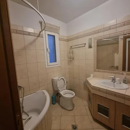 Apartment Lux κοντα στο πανεπιστημιακο νοσοκομειο Larissa